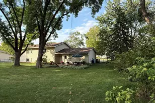 1798 E Bluestone Dr, Eagan, MN 55122 - Photo 9