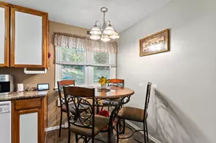 1523 Old Hudson Rd, Saint Paul, MN 55106 - Photo 9