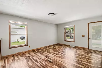 716 Conliffe Avenue SW, Faribault, MN 55021 - Photo 9