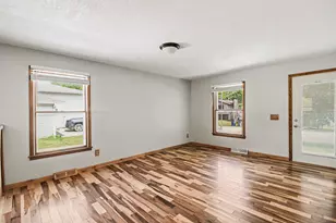 716 Conliffe Ave SW, Faribault, MN 55021 - Photo 9