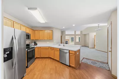 817 Greensview Court NW, Hutchinson, MN 55350 - Photo 3