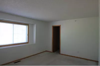 8433 Annapolis Way, Eden Prairie, MN 55344 - Photo 9