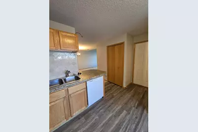 8433 Annapolis Way, Eden Prairie, MN 55344 - Photo 5