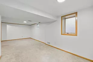 10019 Fremont Ave S, Bloomington, MN 55431 - Photo 21