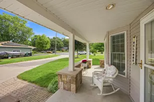 7806 Gloria Cir, Mounds View, MN 55112 - Photo 3