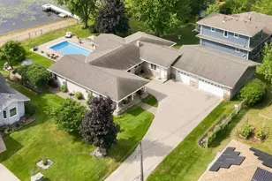 7806 Gloria Cir, Saint Paul, MN 55112 - Photo 1