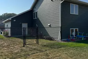 3177 Kingston St, River Falls, WI 54022 - Photo 43