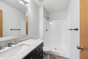 9350 Parkside Dr, Woodbury, MN 55125 - Photo 27