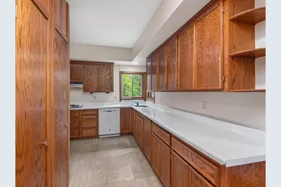 16740 S Shore Lane, Eden Prairie, MN 55346 - Photo 11