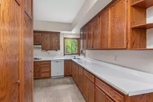 16740 S Shore Ln, Eden Prairie, MN 55346 - Photo 11