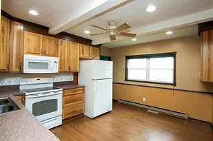 240 Merrian St, Glencoe, MN 55336 - Photo 11