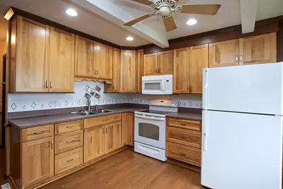 240 Merrian Street, Glencoe, MN 55336 - Photo 9