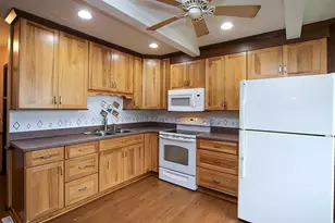 240 Merrian St, Glencoe, MN 55336 - Photo 9