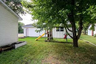 240 Merrian St, Glencoe, MN 55336 - Photo 23