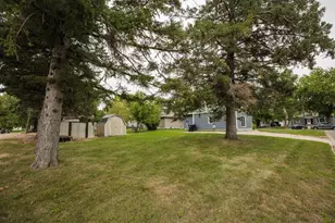 22 S California Ave, Morris, MN 56267 - Photo 5