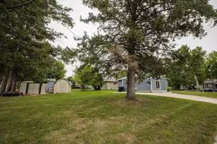 22 S California Ave, Morris, MN 56267 - Photo 7