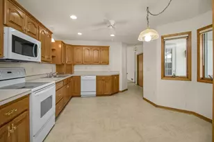 2224 Pinewood Dr, Shakopee, MN 55379 - Photo 9