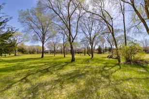 2224 Pinewood Dr, Shakopee, MN 55379 - Photo 33