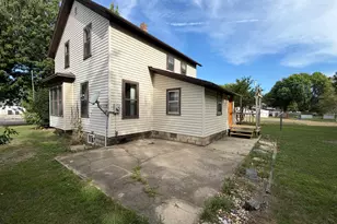 331 SW Park St, Luverne, MN 56156 - Photo 5