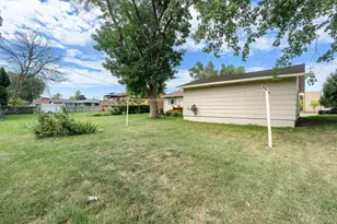 555 15th St NE, Owatonna, MN 55060 - Photo 25