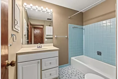 10275 Scarborough Road, Bloomington, MN 55437 - Photo 21