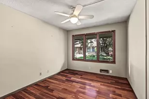 10275 Scarborough Rd, Bloomington, MN 55437 - Photo 19