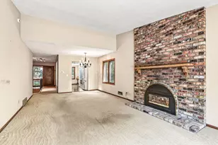 10275 Scarborough Rd, Bloomington, MN 55437 - Photo 7