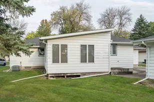 125 N Manitou Dr, Mankato, MN 56001 - Photo 37