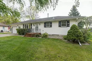 125 N Manitou Dr, Mankato, MN 56001 - Photo 3