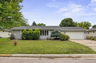 504 E Elmwood St, Arlington, MN 55307 - Photo 7