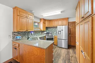 504 E Elmwood St, Arlington, MN 55307 - Photo 5