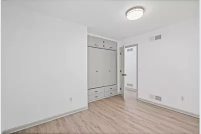 2625 Seans Way, North Saint Paul, MN 55109 - Photo 17