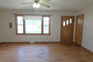 702 Forest Ave SE, Staples, MN 56479 - Photo 5