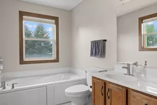 8018 Greenbriar Ln, Woodbury, MN 55125 - Photo 33