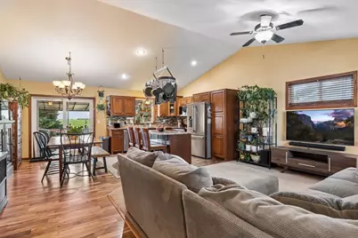 1305 Mulberry Avenue NE, Montgomery, MN 56069 - Photo 9