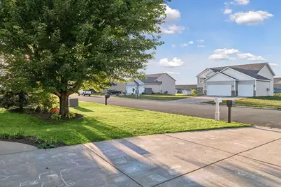 1305 Mulberry Avenue NE, Montgomery, MN 56069 - Photo 5