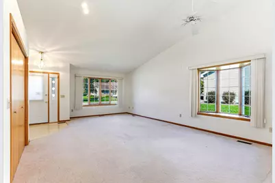 423 Tischler Avenue SE, Faribault, MN 55021 - Photo 3