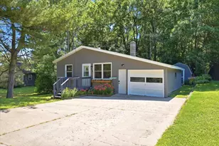 718 Wisconsin Ave, Amery, WI 54001 - Photo 3