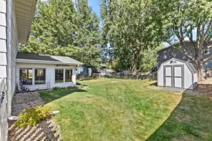 2679 Guthrie Ave N, Oakdale, MN 55128 - Photo 51