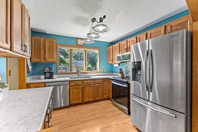 2679 Guthrie Avenue N, Oakdale, MN 55128 - Photo 15
