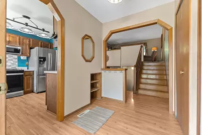 2679 Guthrie Avenue N, Oakdale, MN 55128 - Photo 11
