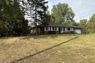 1445 Floral Dr W, Arden Hills, MN 55112 - Photo 3