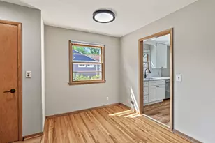 2938 Washburn Cir, Richfield, MN 55423 - Photo 7