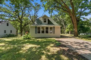 225 Cedar St NE, New London, MN 56273 - Photo 1