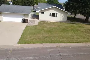 101 N Robert St, Mabel, MN 55954 - Photo 1
