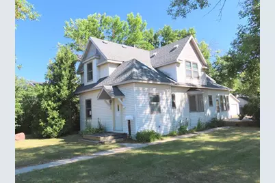 518 Main Avenue N, Thief River Falls, MN 56701 - Photo 1