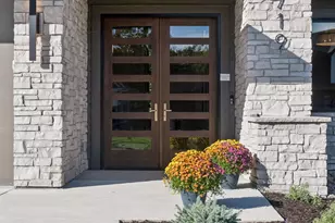 719 Ensconced Wy, Chaska, MN 55318 - Photo 3