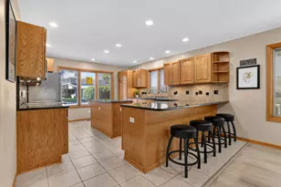 305 Salem Point Dr SW, Rochester, MN 55902 - Photo 5