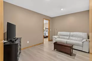 305 Salem Point Dr SW, Rochester, MN 55902 - Photo 17