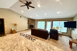 308 Aspenwood Dr, Redwood Falls, MN 56283 - Photo 9